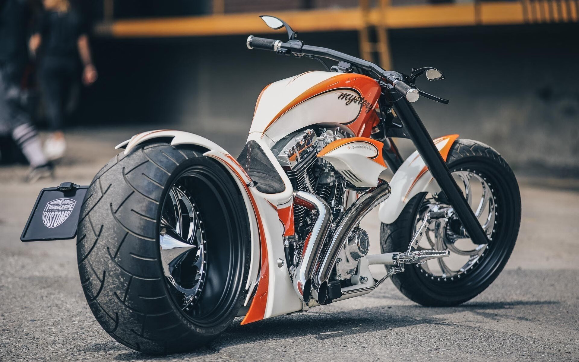 中国足球是否应该推动战术理念的标准化建设，中国足球应该如何发展